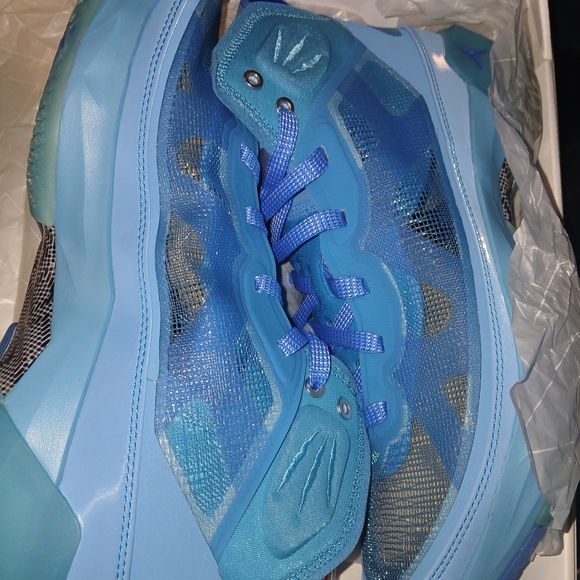 Jordan Air XXXVII Zion in Laser Blue